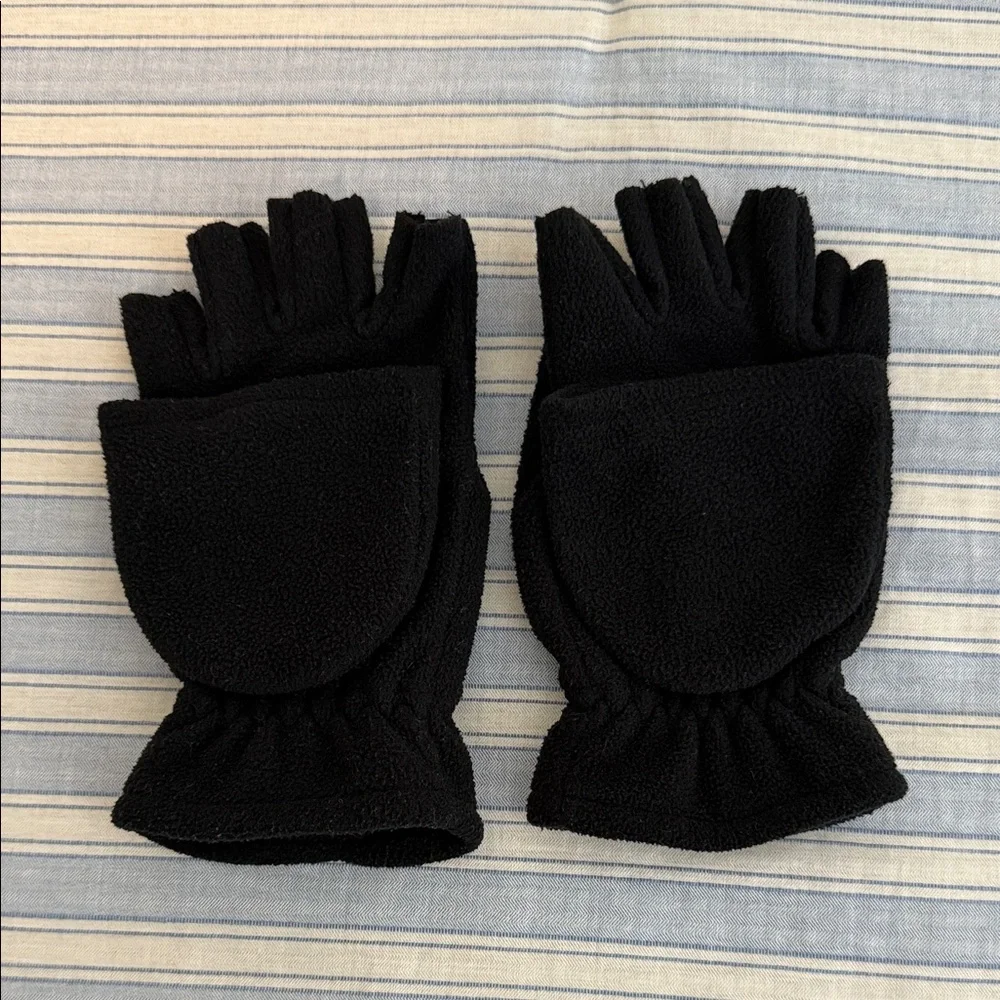 🧤Cat & Jack MADE FOR PLAY Black Fingerless or Mitten Fleece Gloves